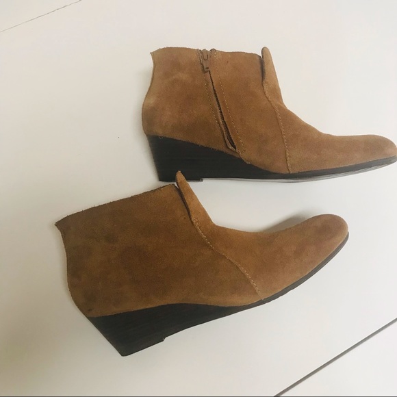 Nicole Camel Brown Pat Wedge Bootie size 8 - Picture 13 of 16